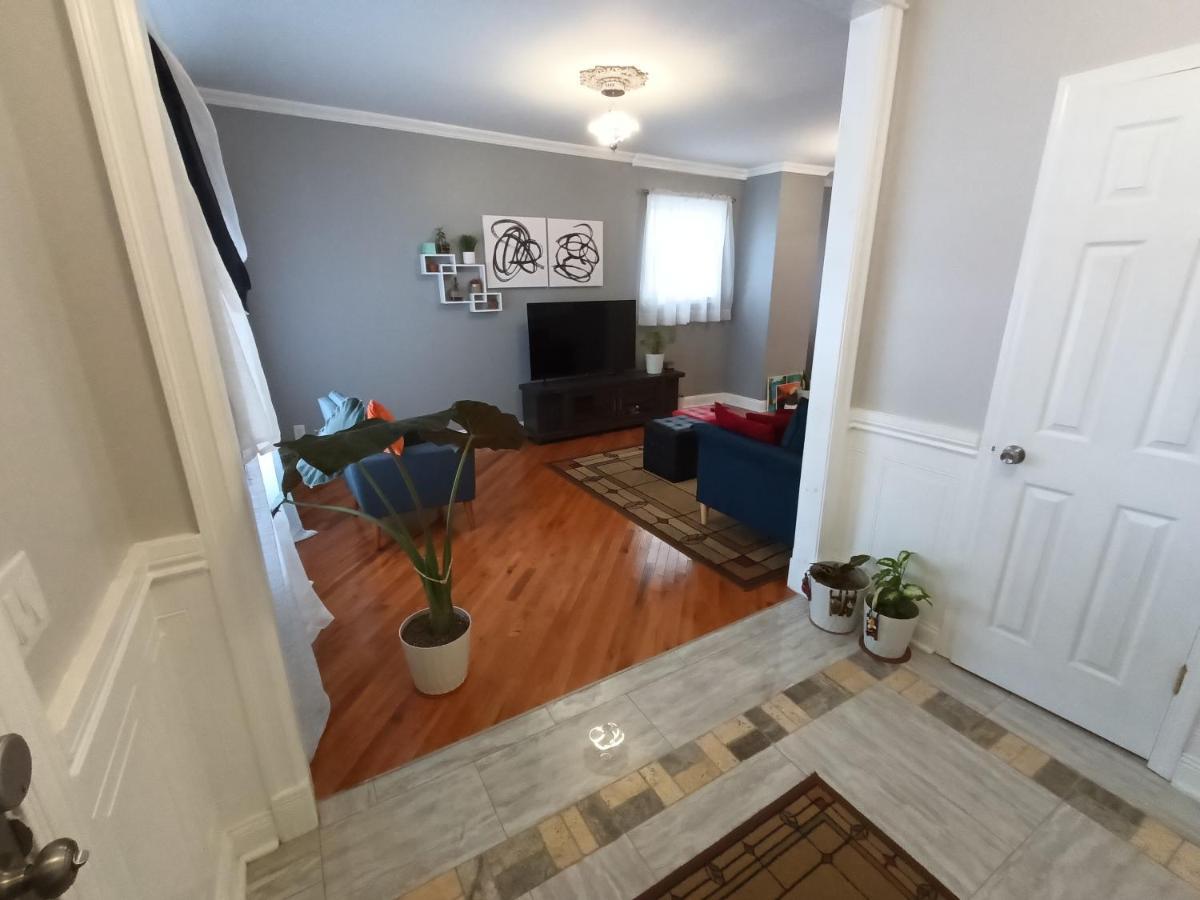 Apartment Cozy Updated 3-br Near Peace Bridge Buffalo